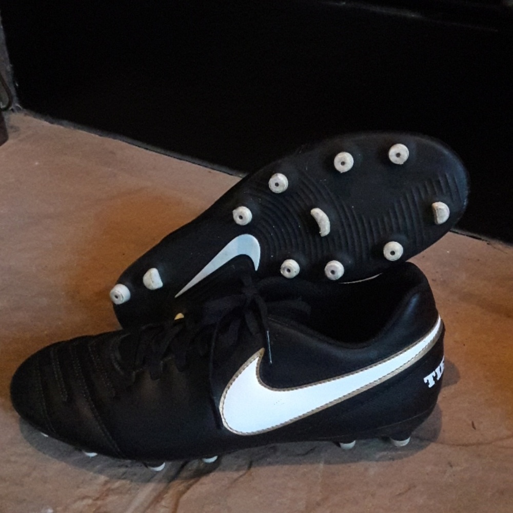 Men's cleats